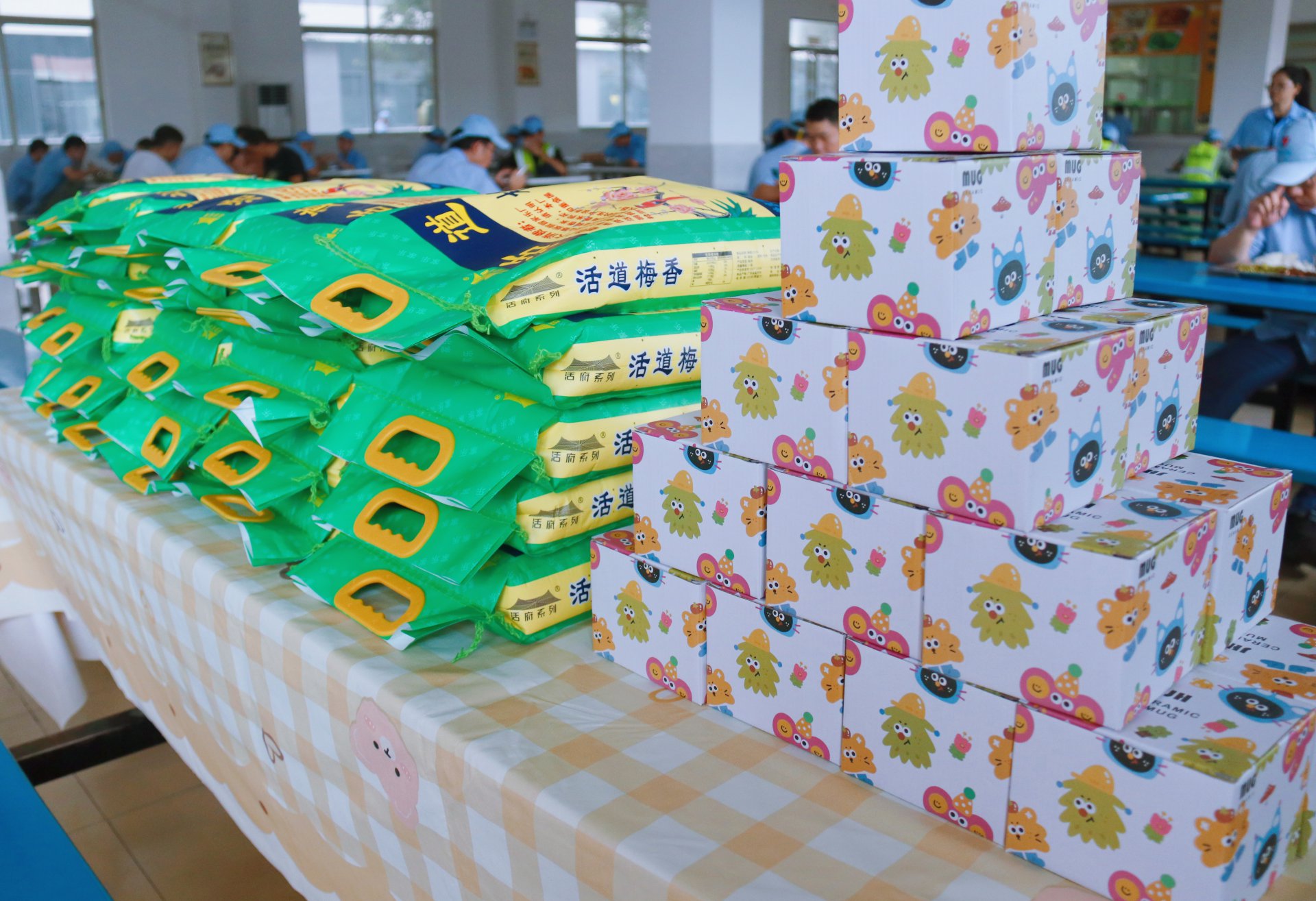 八月份员工生日会