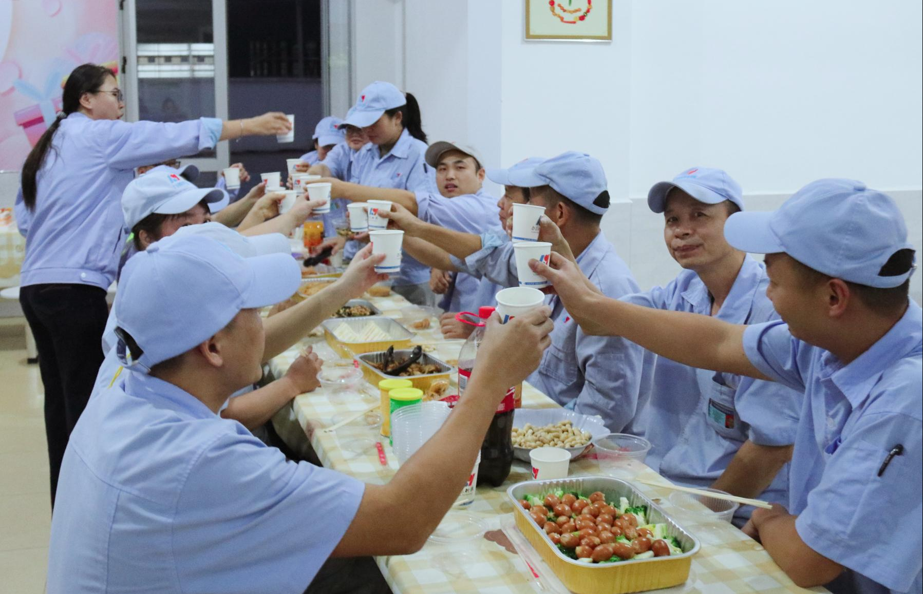 10月份员工生日会照片