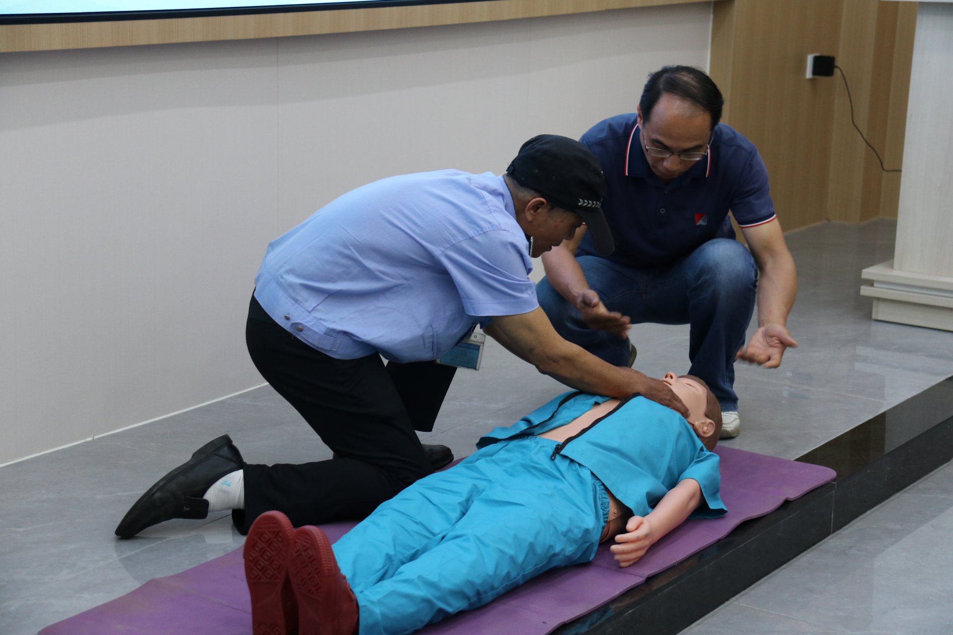 开展职业健康安全防范知识普及培训