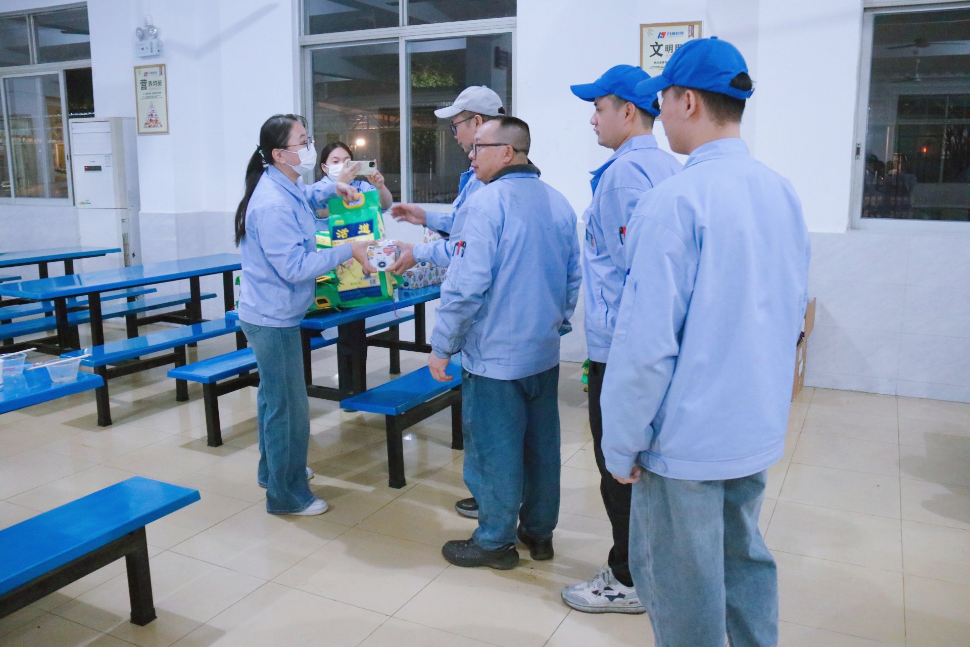 11月份员工生日会照片